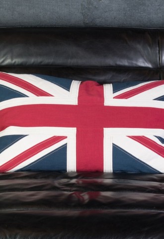 Диван с британским флагом (69 фото)
