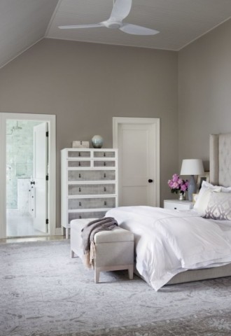 Какой цвет стен лучше для спальни с белой мебелью (76 фото)