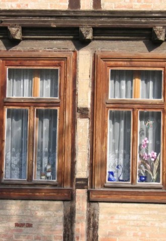 Деревянные окна для исторических зданий (67 фото)