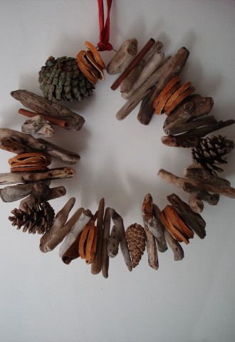 Декор из еловых шишек своими руками (95 фото)