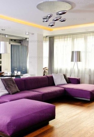 Сиреневый диван в интерьере в гостиной (98 фото)