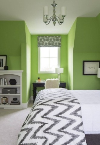 Зеленый цвет обоев в спальню с чем сочетается (97 фото)