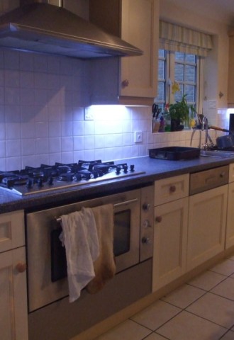 Подсветка рабочей зоны кухни (79 фото)