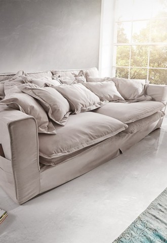 Мягкий диван с подушками (62 фото)