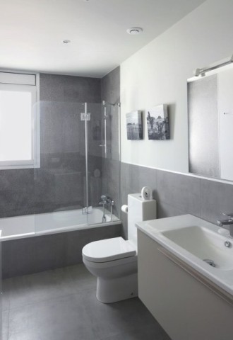 Дизайн ванной комнаты в бело серых тонах (74 фото)