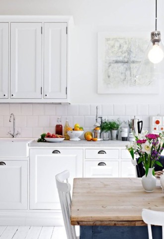 Идеи белых кухонь в интерьере (64 фото)