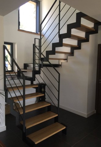 Металлические лестницы в частном доме (63 фото)