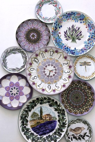 Декоративные тарелки в интерьере (54 фото)