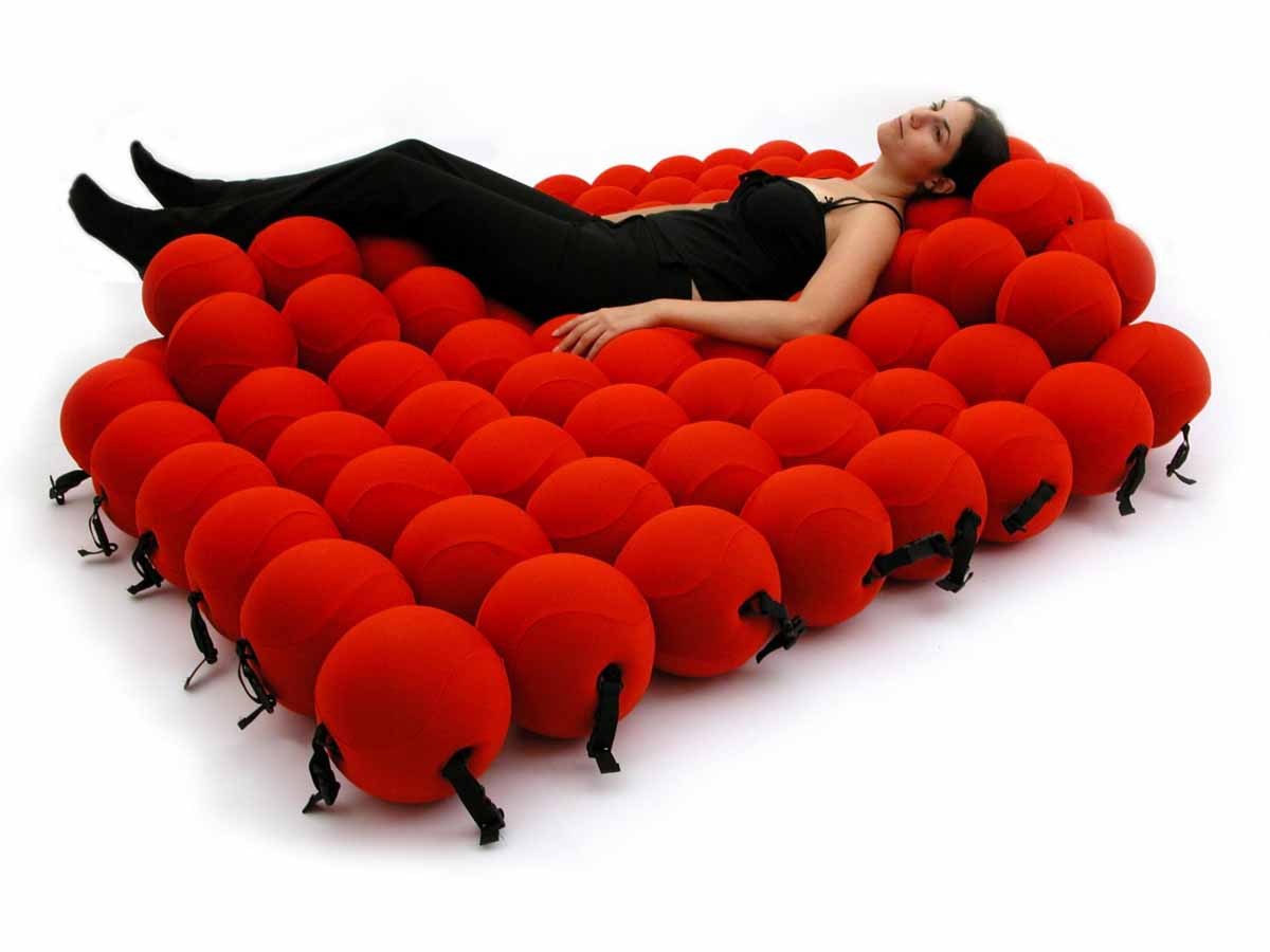 Мягкий с большим количеством. Необычные диваны. Креативные кровати. Необычные кресла. Необычные мягкие кровати.
