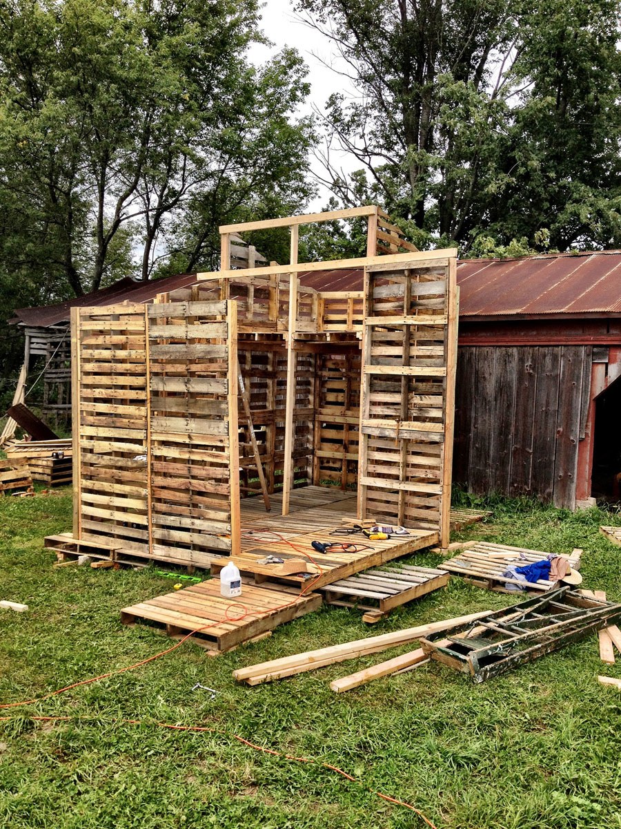 Мини баня из досок