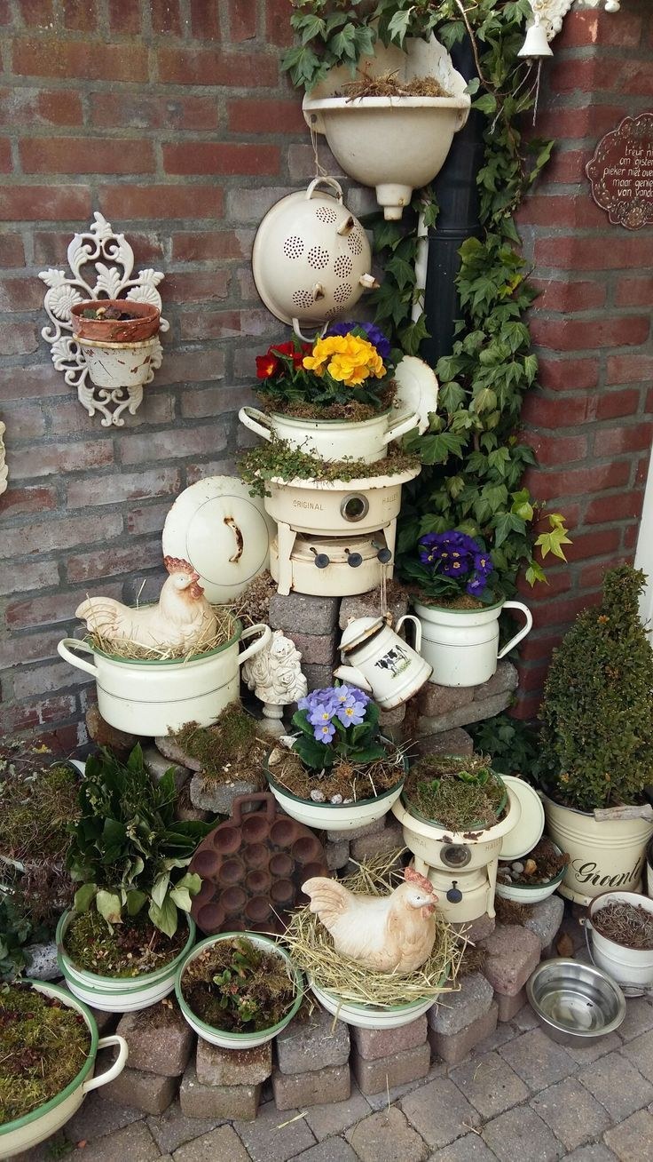 Декор сада с предметами