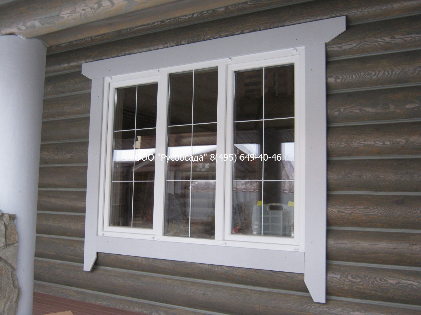 Белые наличники на окна в деревянном доме