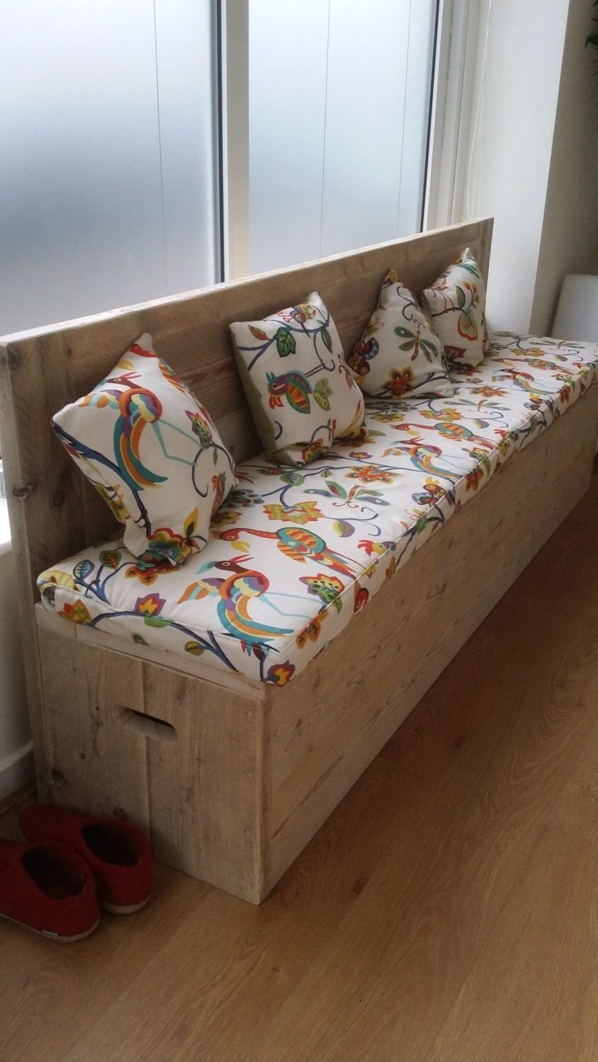 Скамья на балкон с ящиком для хранения