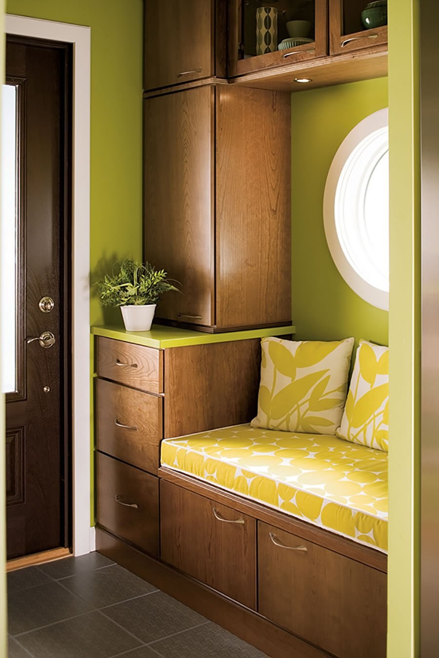 Скамья в прихожую