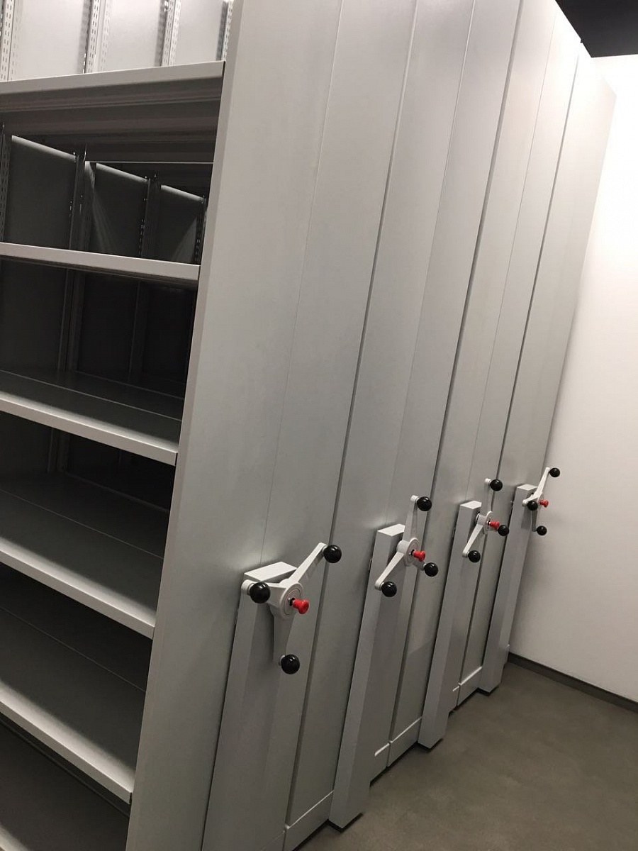 Стеллажи закрывающиеся