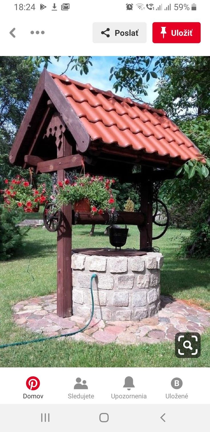 Декоративный колодец на даче