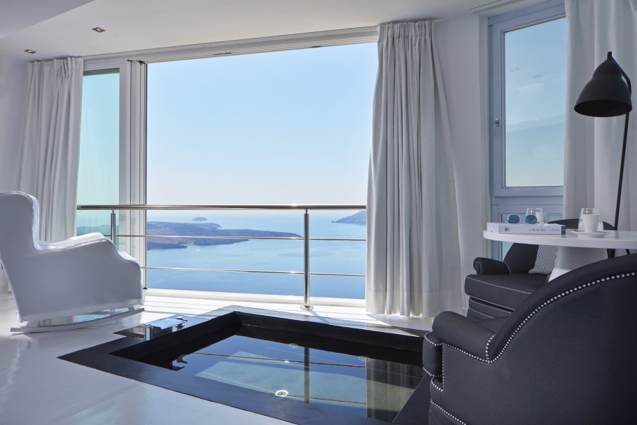 Отель с панорамным видом на море