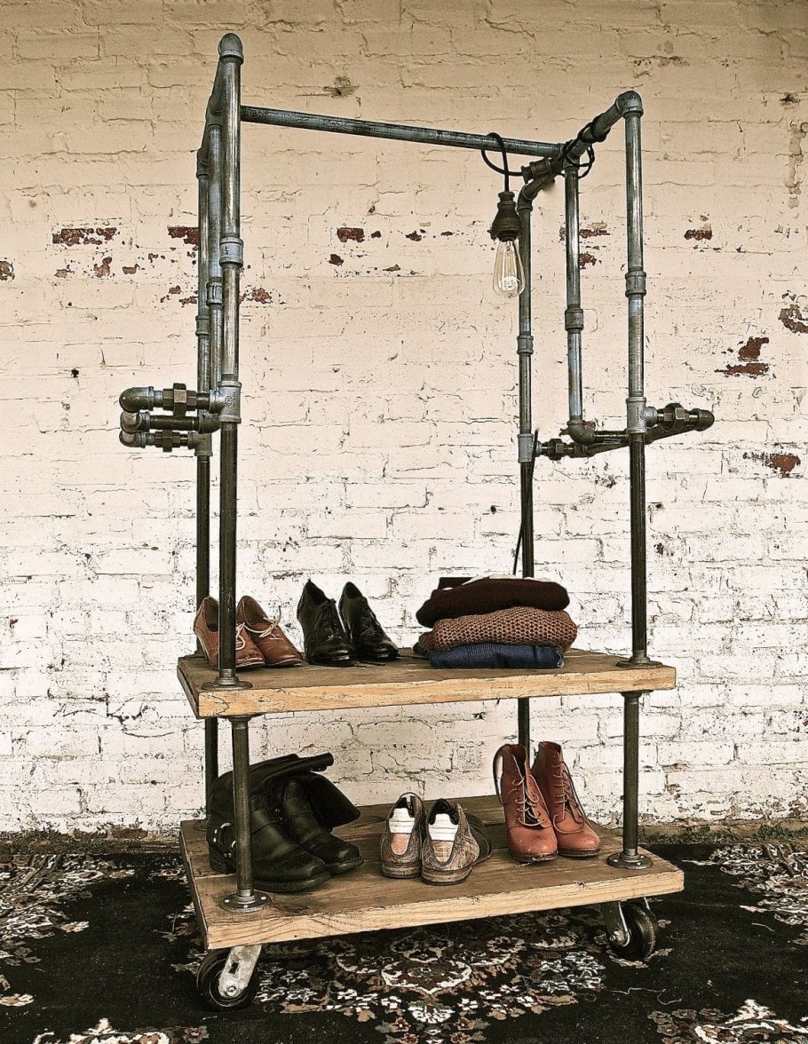 Гардероба из водопроводных труб