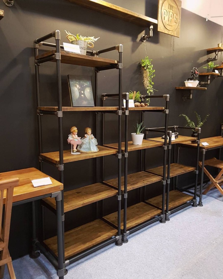 Стеллаж из труб в стиле лофт