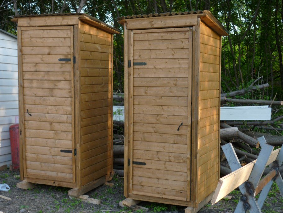 Туалетдеревнный для дачи