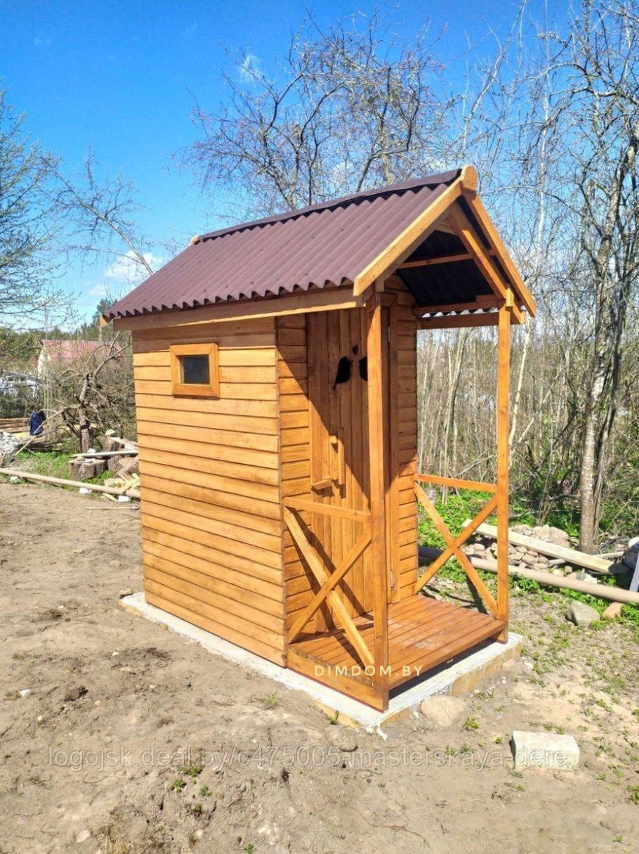 Туалет уличный деревянный
