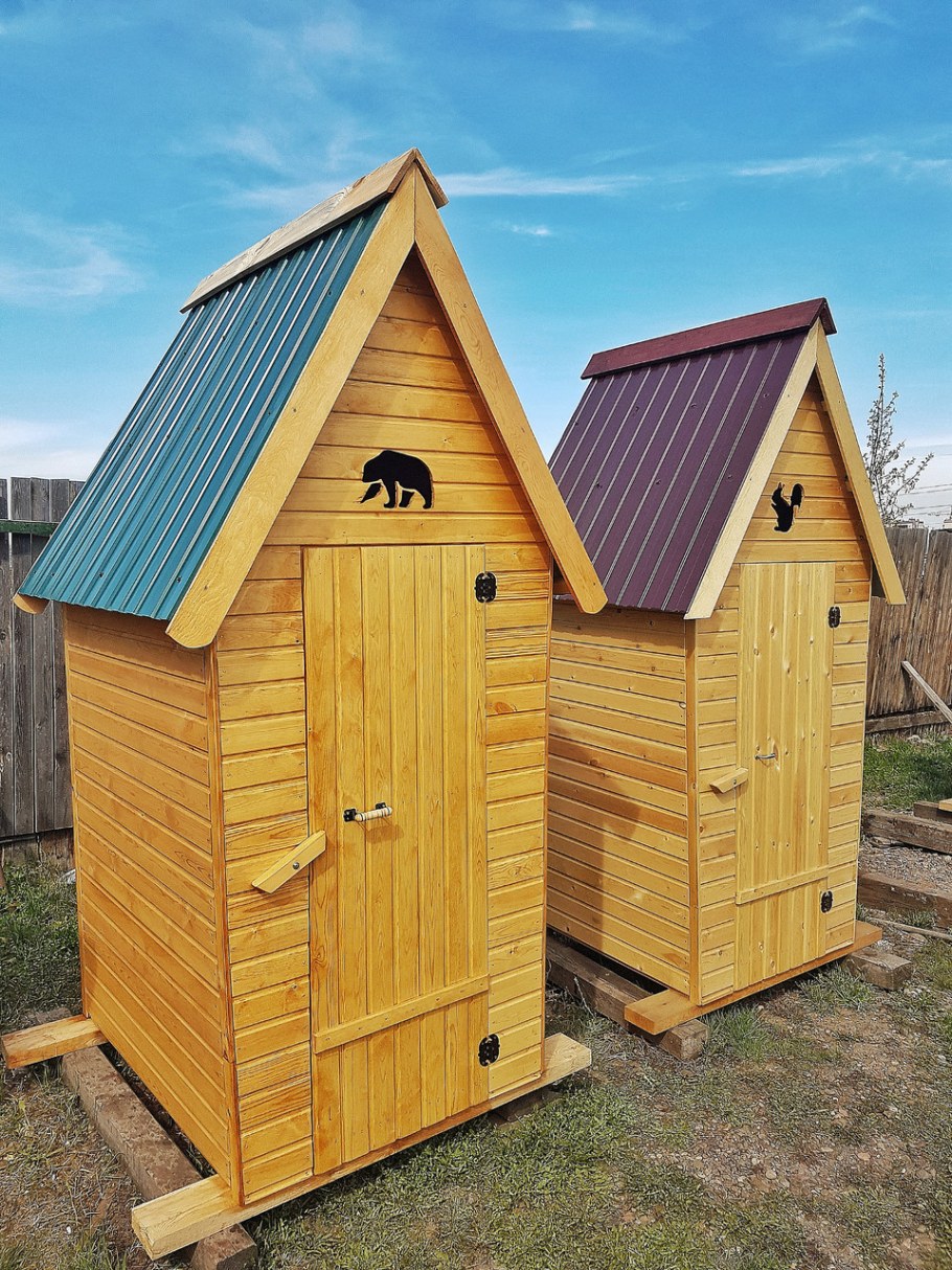 Садовый туалет деревянный