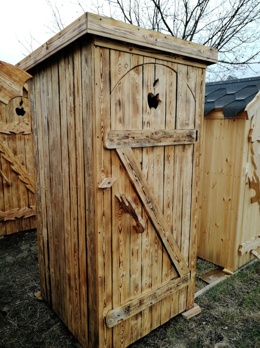 Туалет с душем для дачи