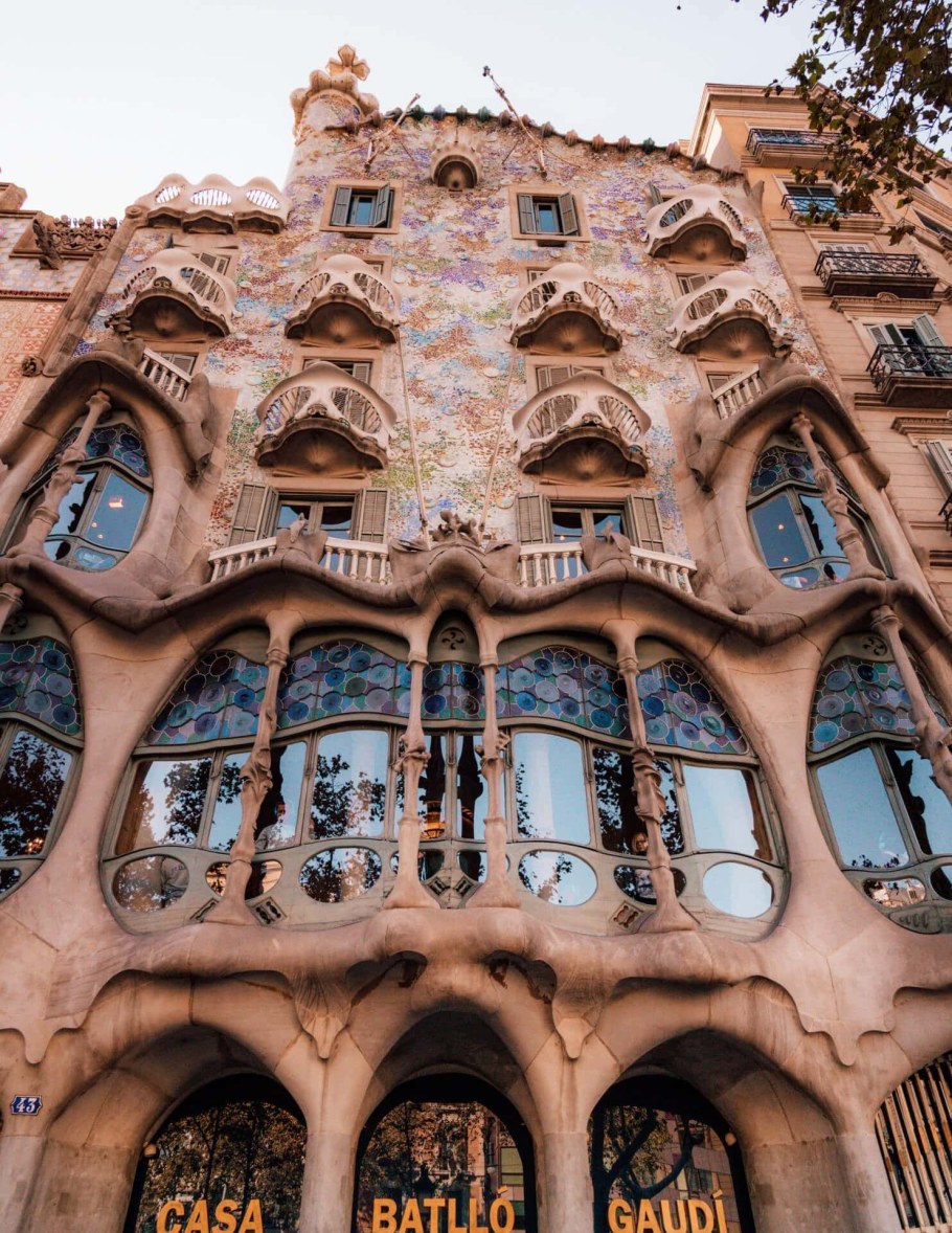 Аксонометрия дома Батло в Барселоне а. Гауди 1904