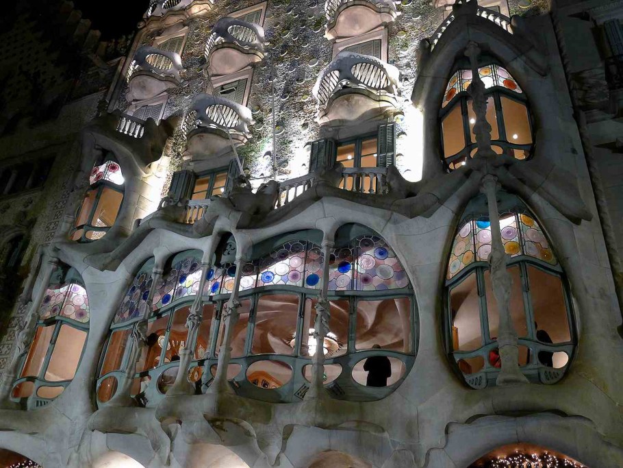 Решетки на окна балконы в стиле Гауди