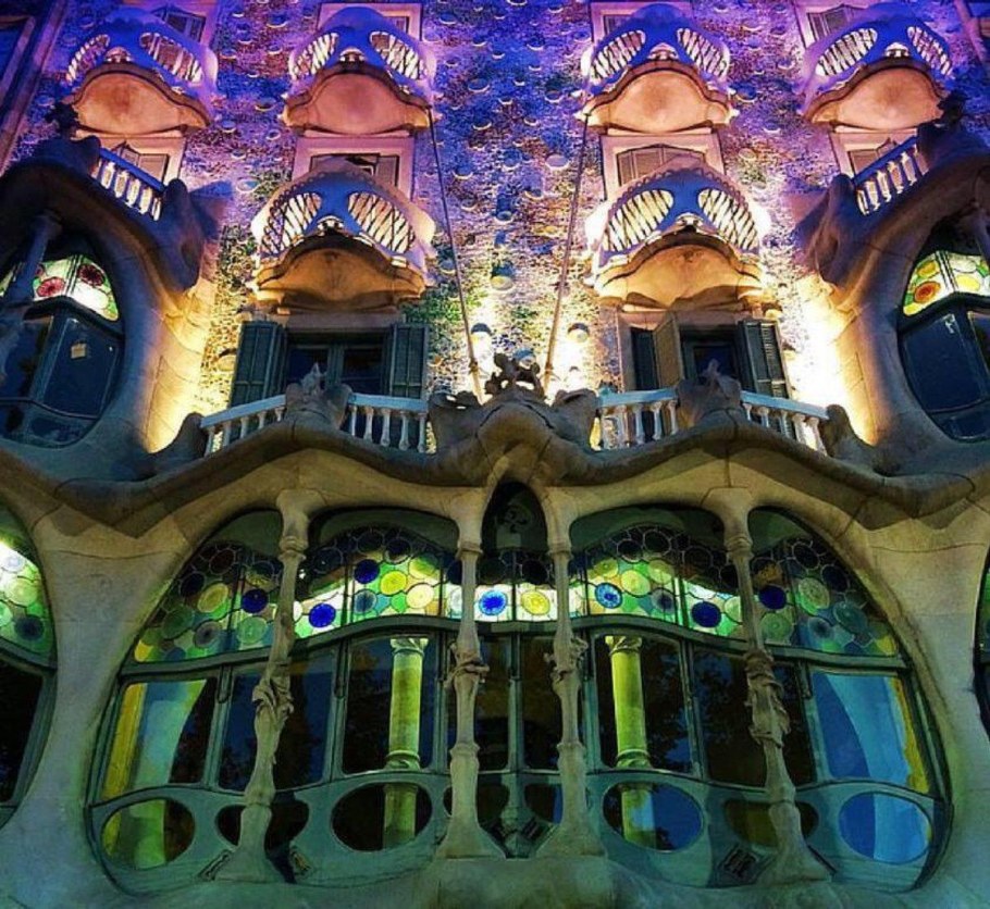 Батуми дом в стиле Гауди