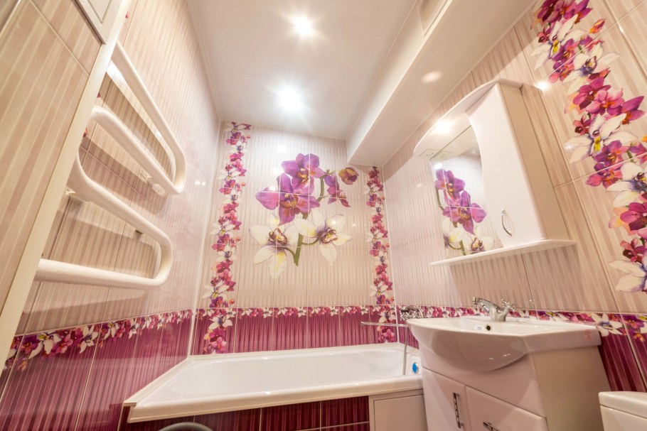 Ванная пластиковыми панелями