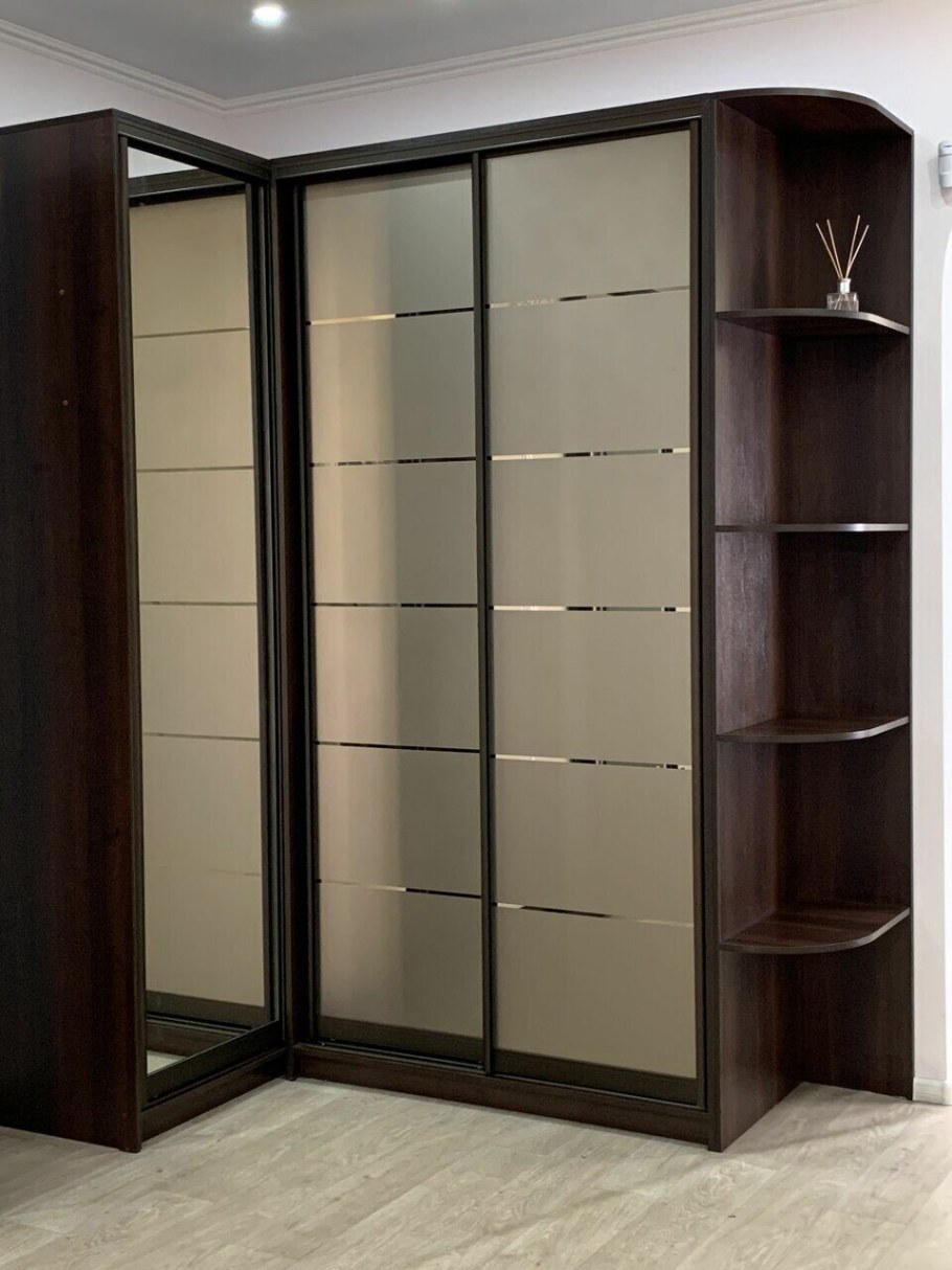 Комплектация углового шкафа купе