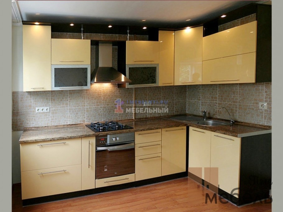 Розовый кухонный гарнитур