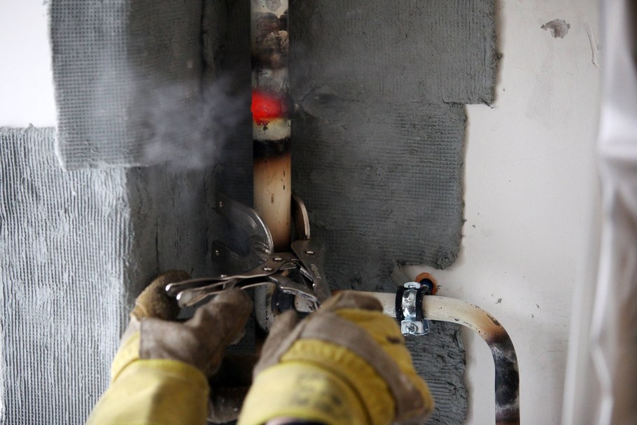 Перенос газовой трубы в хрущевке