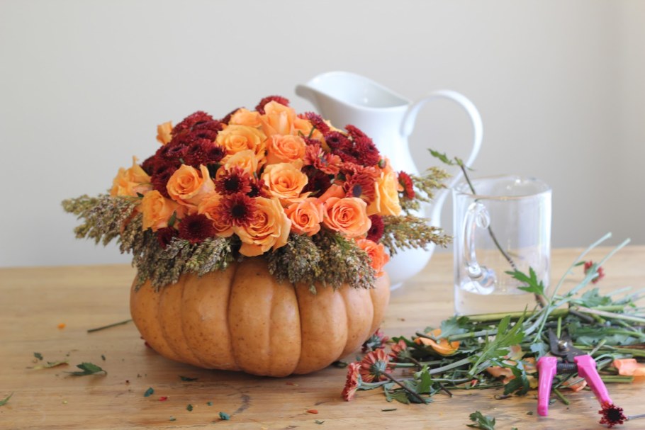 Поделка из тыквы и цветов