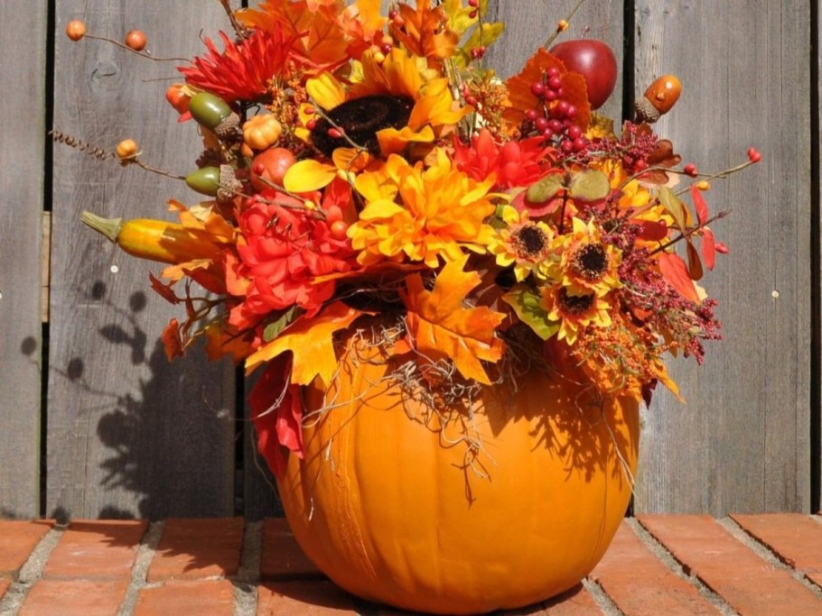 Ваза из тыквы с овощами