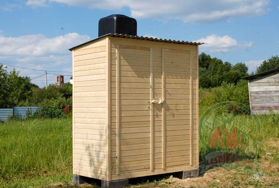 Летний душ в сарае