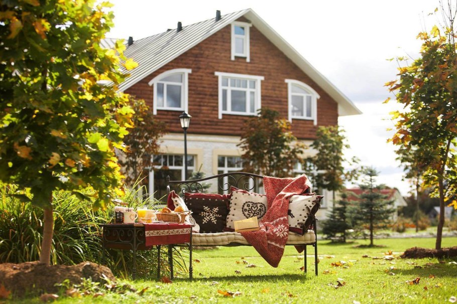 Люди отдыхают на природе