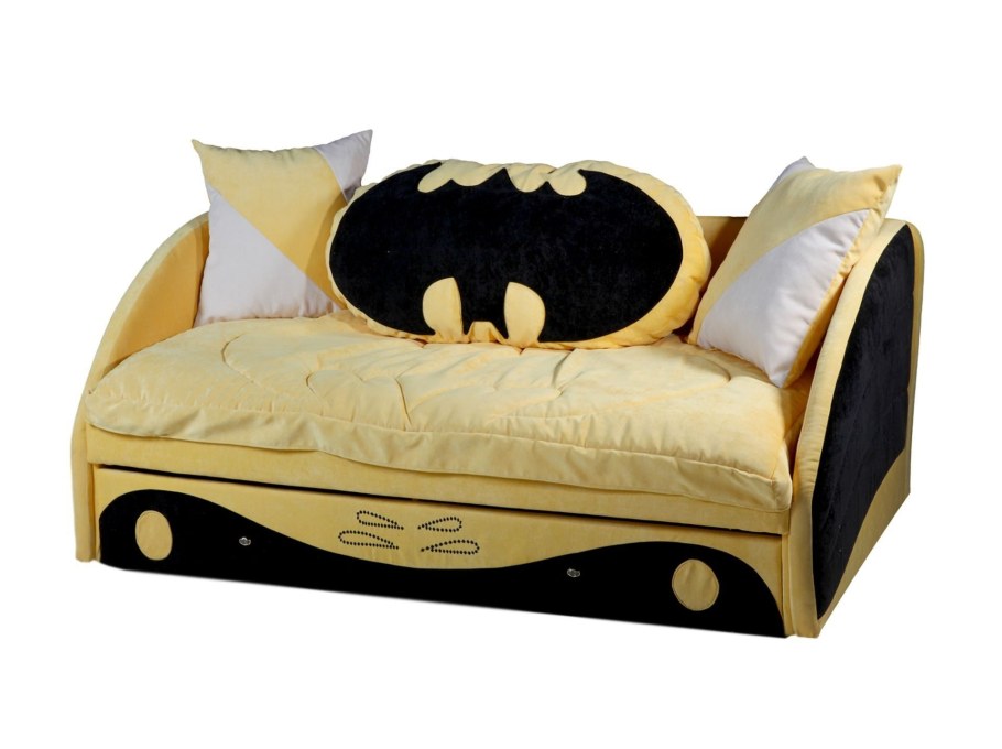 Бэтмен на диване