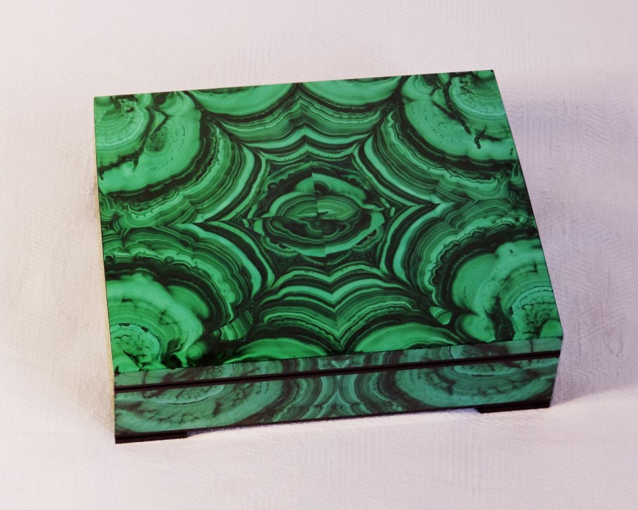 Гибкий камень малахит