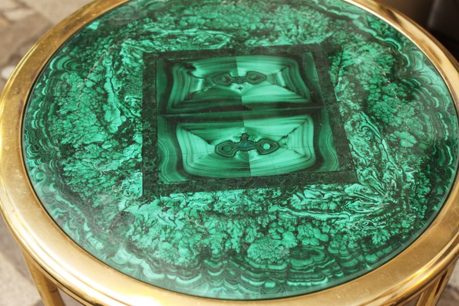 Слэб камня малахит