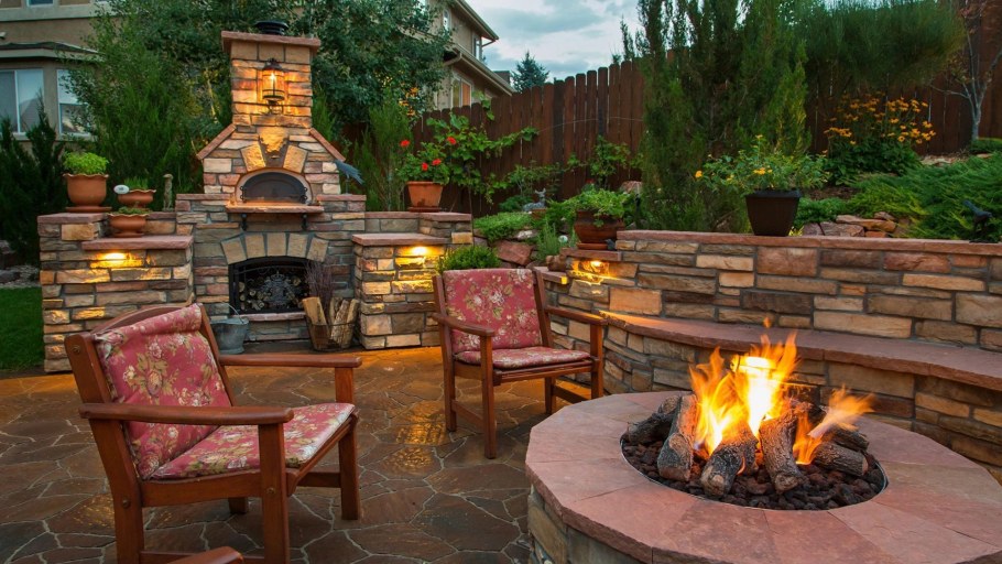 Уголок барбекю на даче