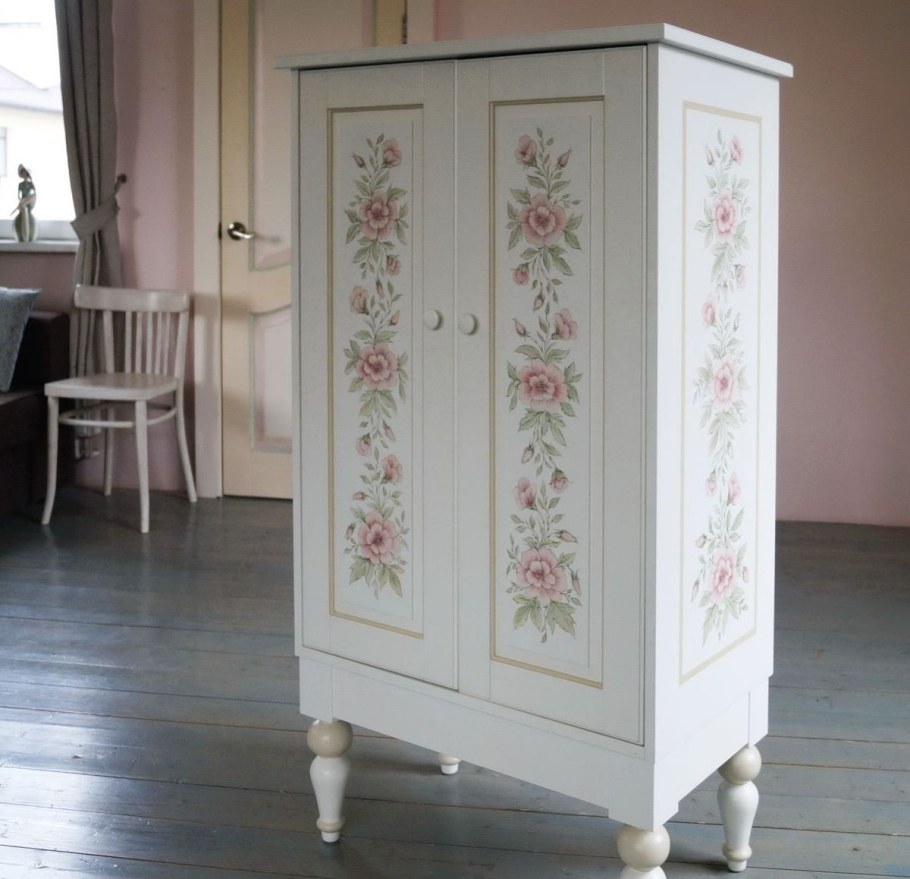 Шкаф в африканском стиле