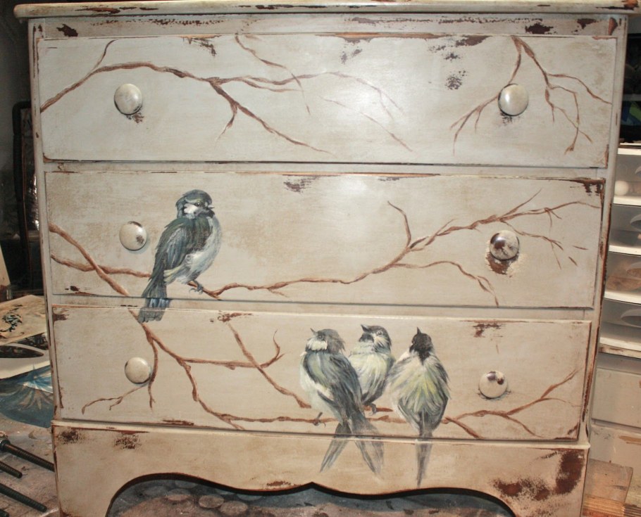 Шкаф в стиле декупаж