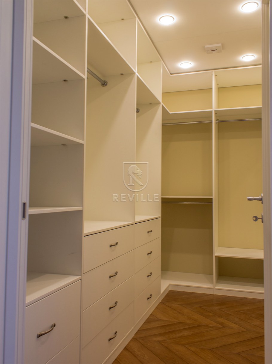 П образная гардеробная