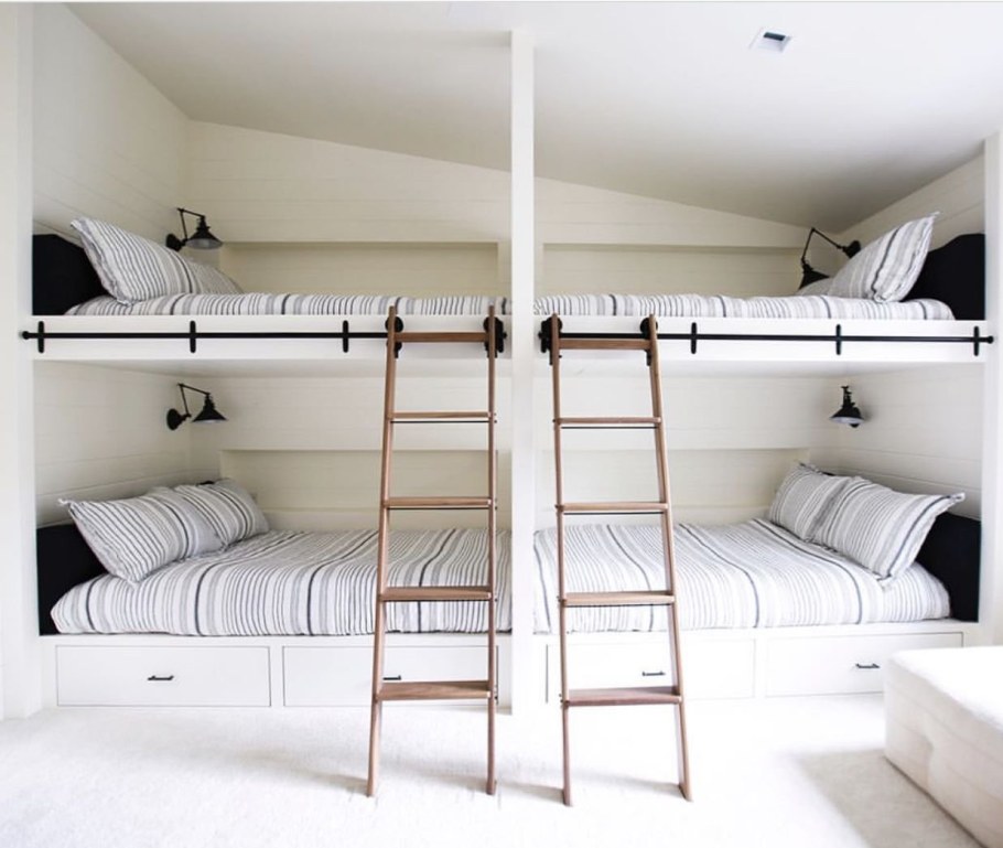 Кровать для четверых детей