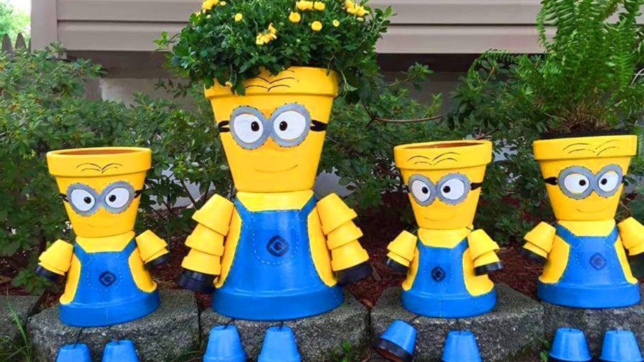 Миньоны из цветочных горшков