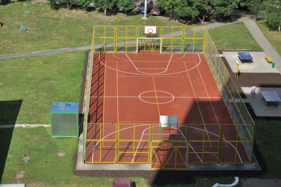 Универсальная спортивная площадка