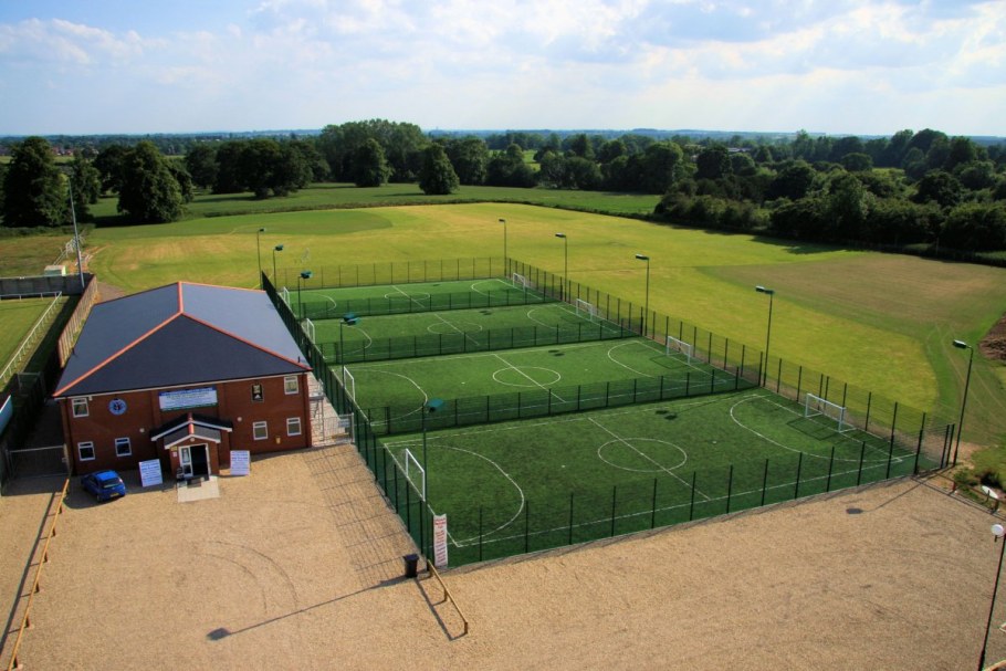 Мини баскетбольная площадка на даче