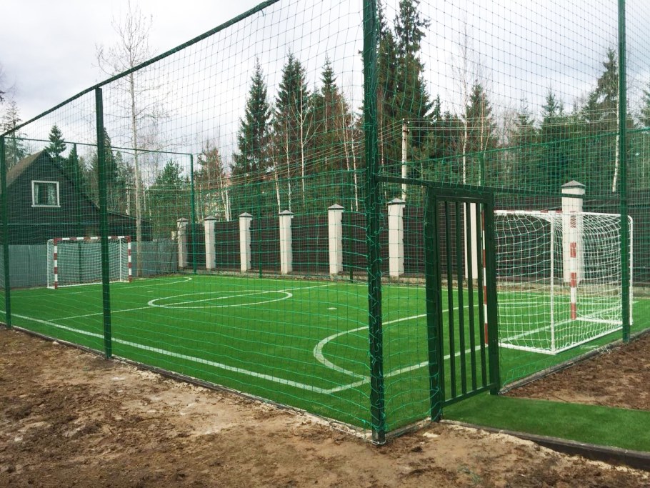 Мини футбольная площадка